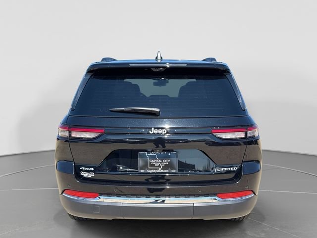 Used 2025 Jeep Grand Cherokee Limited w/ Luxury Tech Group II AWD/4WD image 5