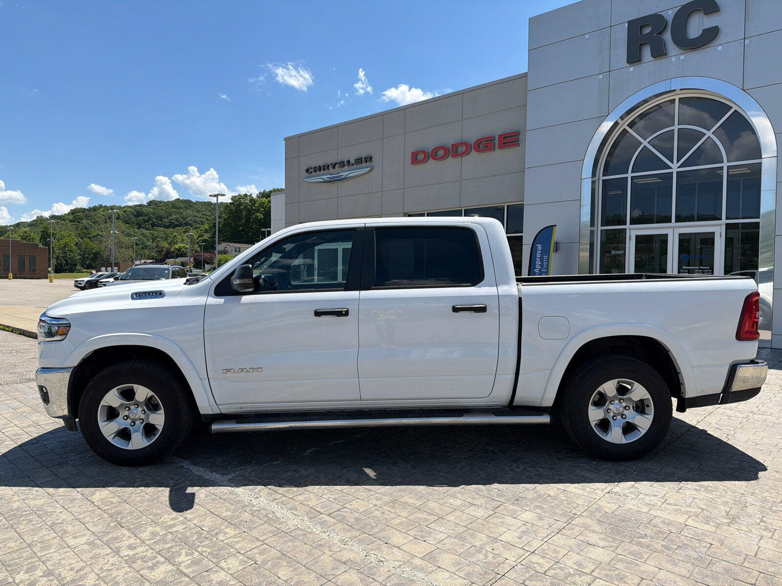 Used 2025 RAM 1500 Big Horn AWD/4WD image 5