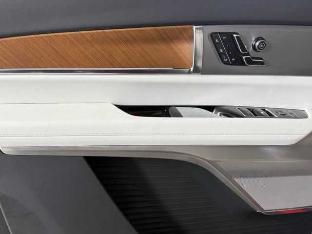 New 2026 Cadillac Vistiq Luxury image 12