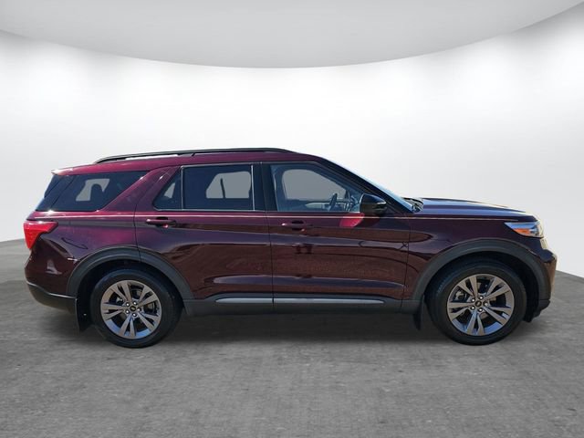 Certified 2022 Ford Explorer XLT w/ Equipment Group 202A image 3