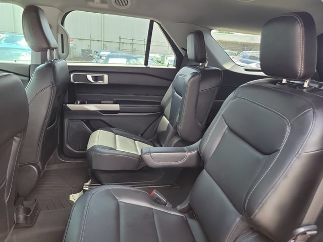 Used 2022 Ford Explorer XLT w/ Equipment Group 202A RWD image 14