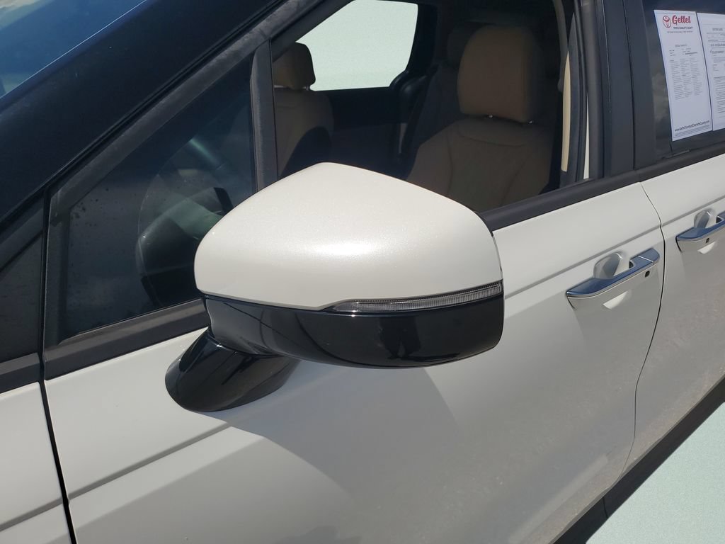 Used 2024 Kia Carnival LX FWD image 26