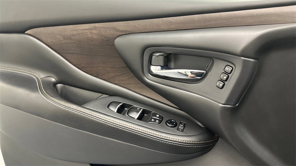 Certified 2021 Nissan Murano Platinum w/ Cargo Package image 18