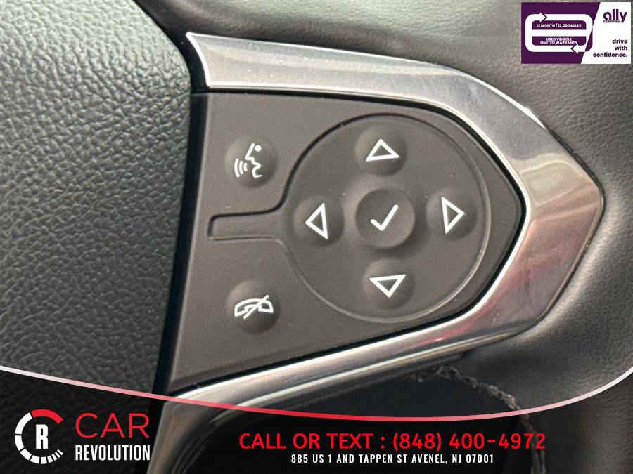 Used 2023 Chevrolet Traverse Premier FWD image 27