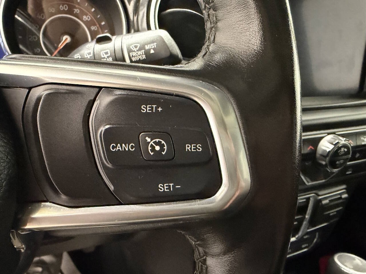 Used 2023 Jeep Wrangler Unlimited Sahara AWD/4WD image 32