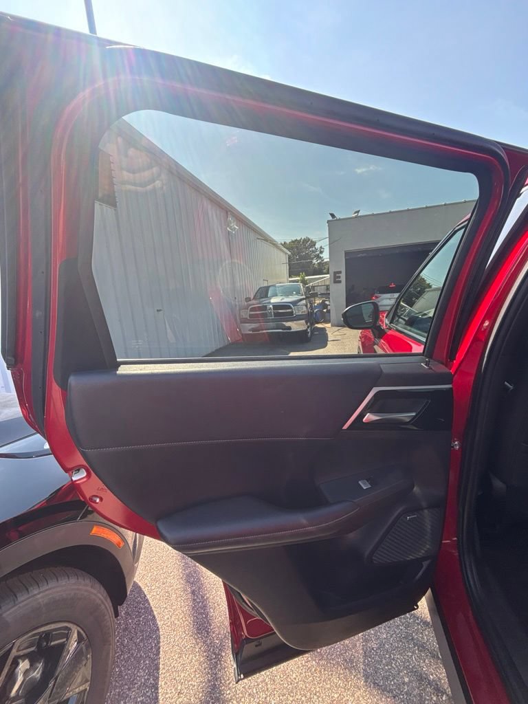 Used 2025 Mitsubishi Outlander SE AWD/4WD image 15
