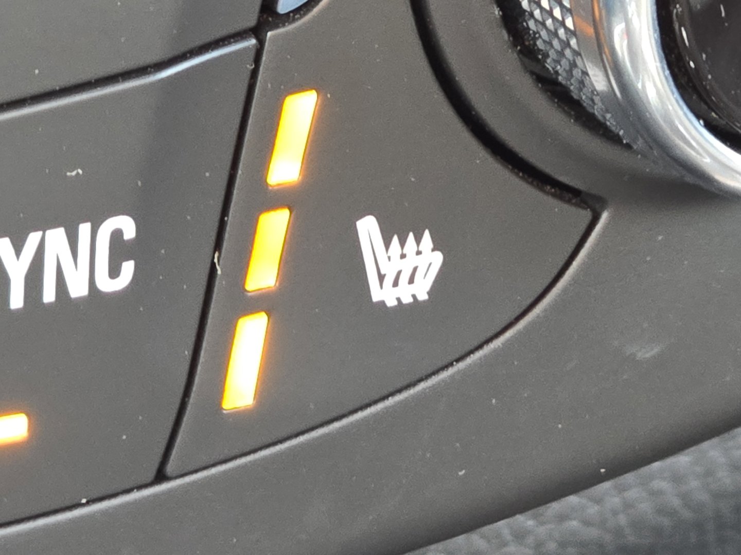 Used 2023 Chevrolet Traverse LT image 9