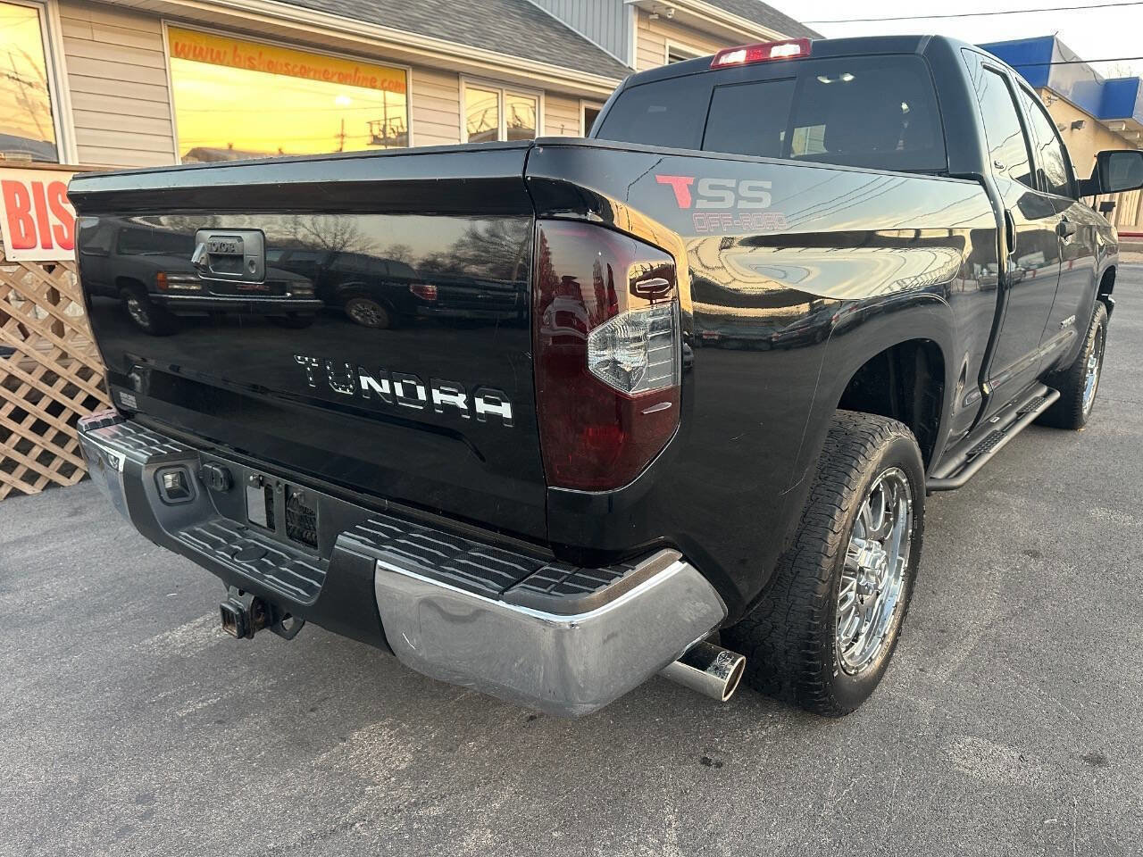 Used 2015 Toyota Tundra SR5 image 6