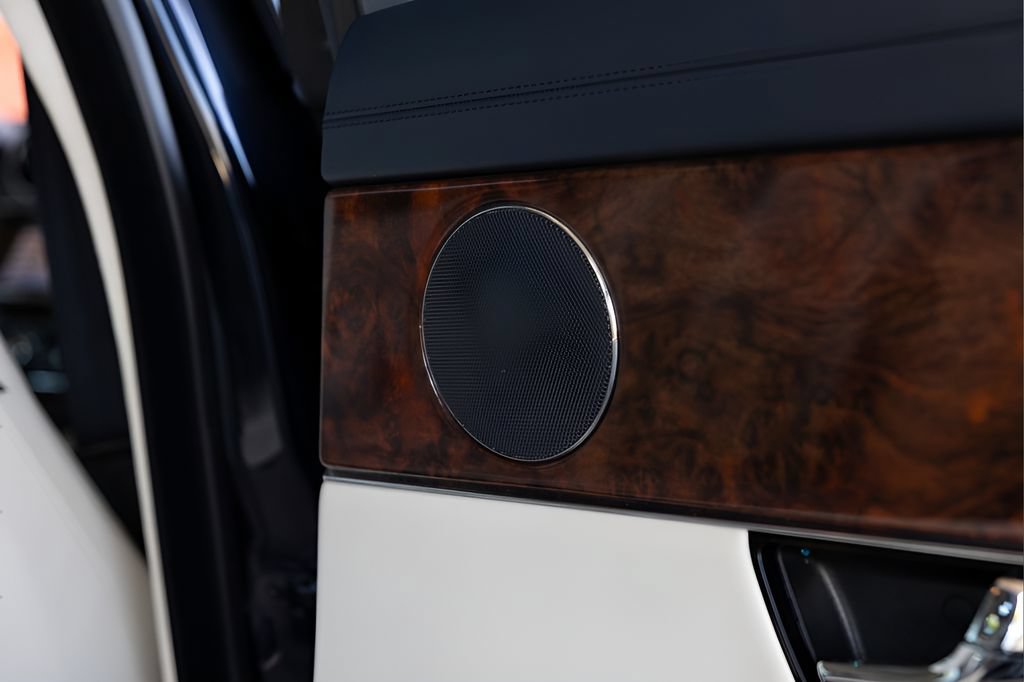 Used 2012 Jaguar XJ L RWD image 62