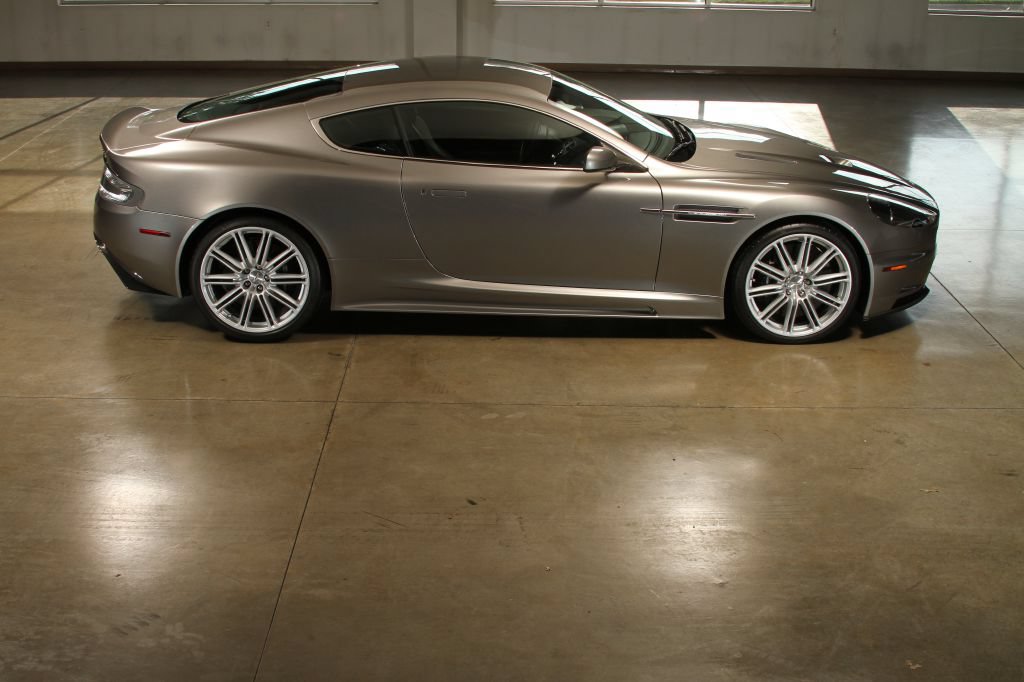 Used 2009 Aston Martin DBS Coupe RWD image 17