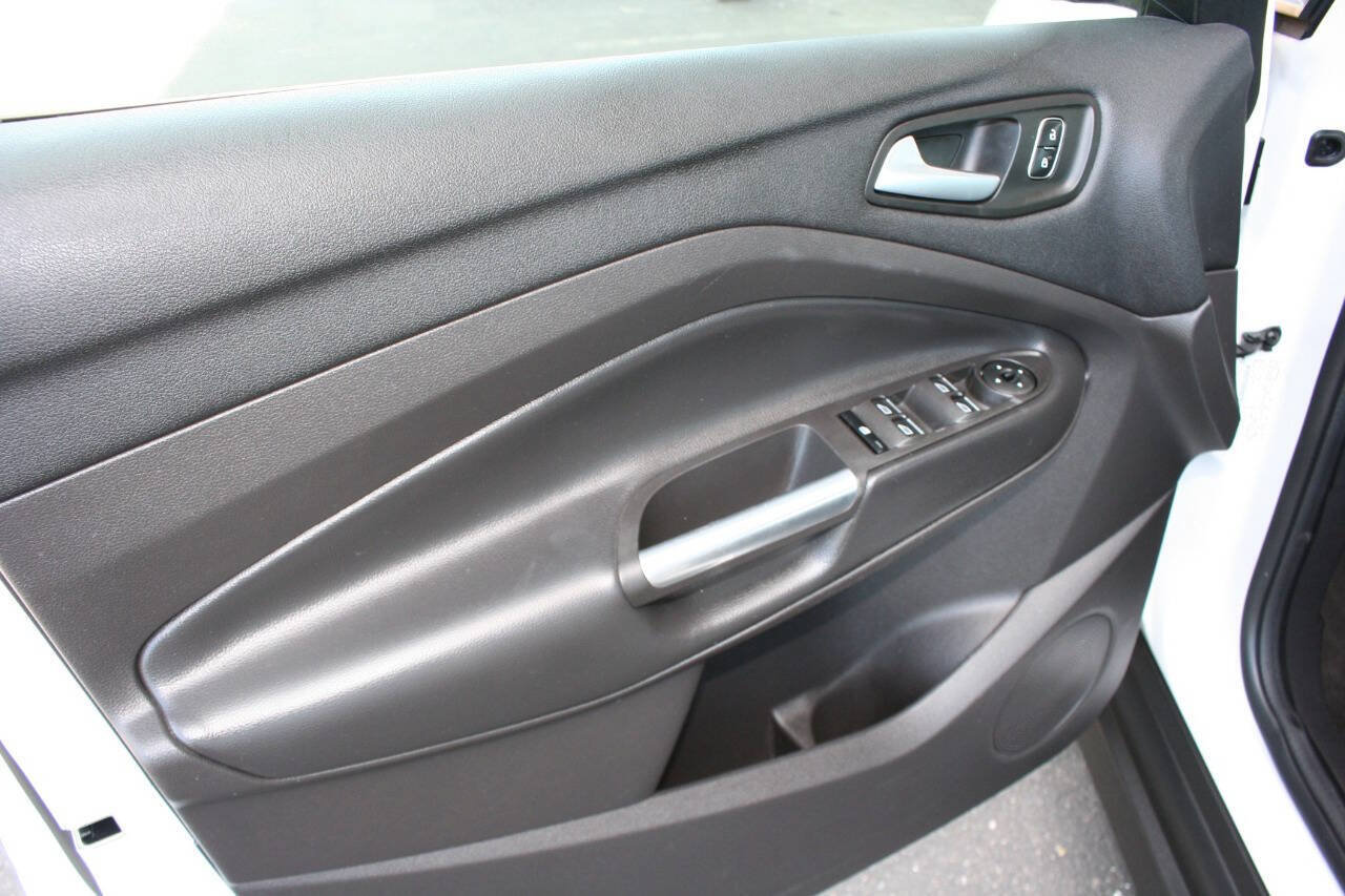 Used 2018 Ford C-MAX SE FWD image 8