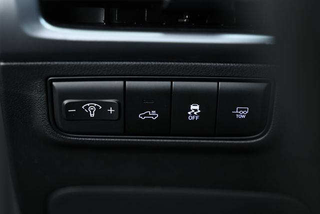 Certified 2025 Hyundai Santa Cruz Limited AWD/4WD image 17