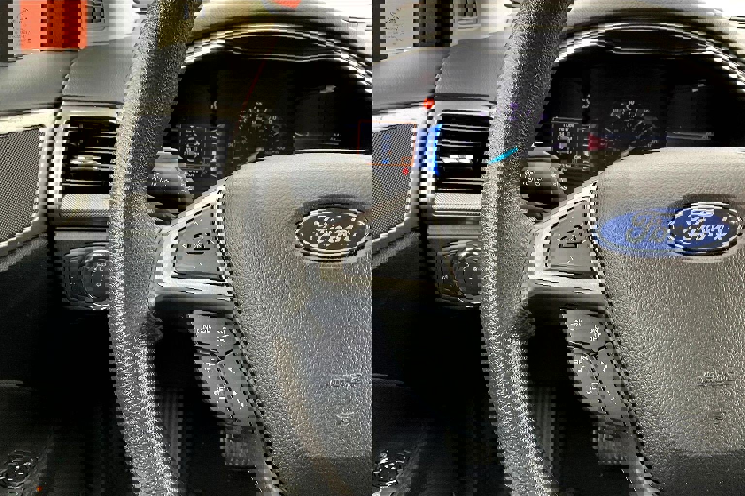 Used 2020 Ford Fusion SE image 11