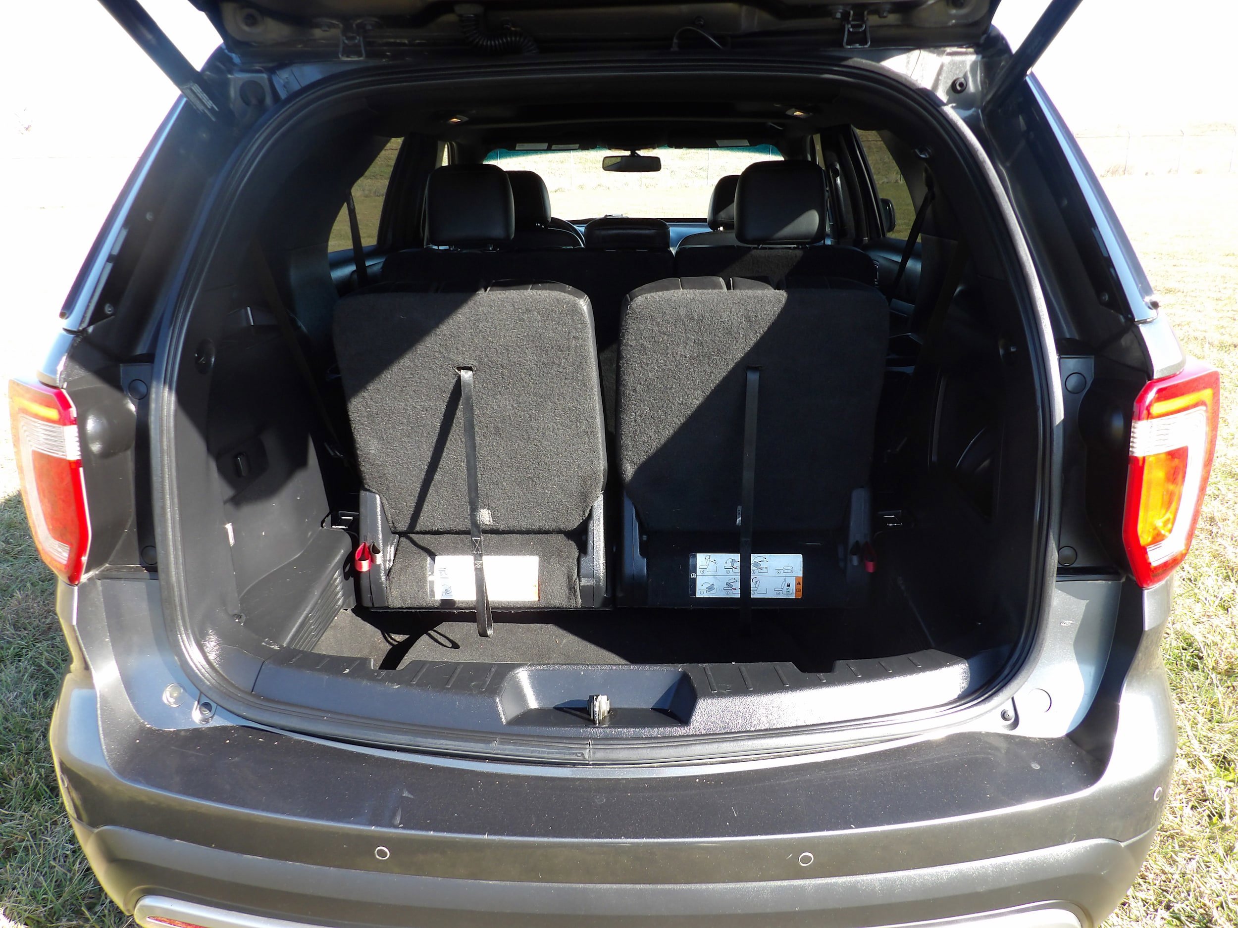 Used 2016 Ford Explorer XLT w/ Equipment Group 202A image 9