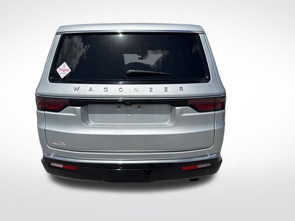 Used 2024 Jeep Wagoneer L 2WD image 5