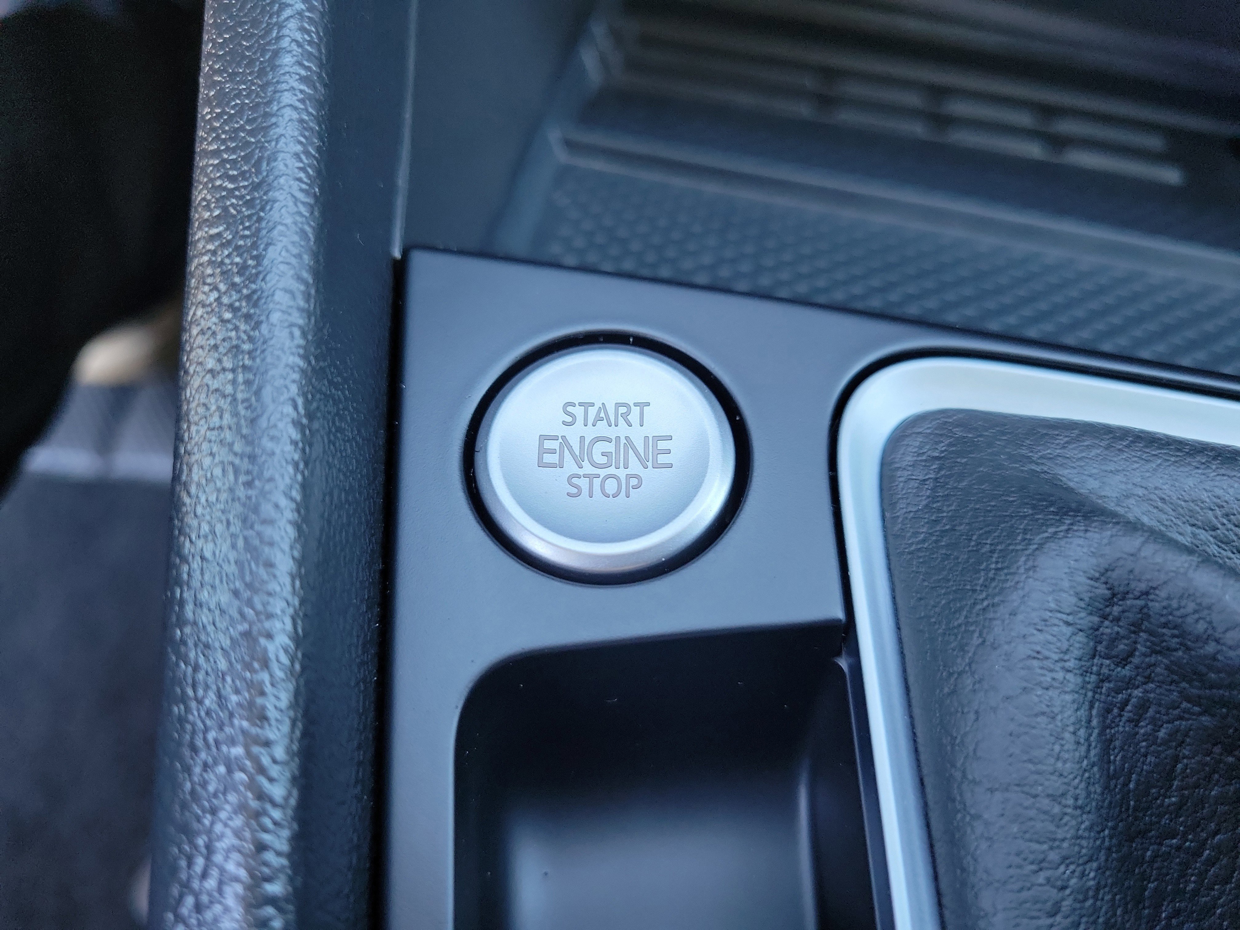 Used 2025 Volkswagen Jetta SE image 31