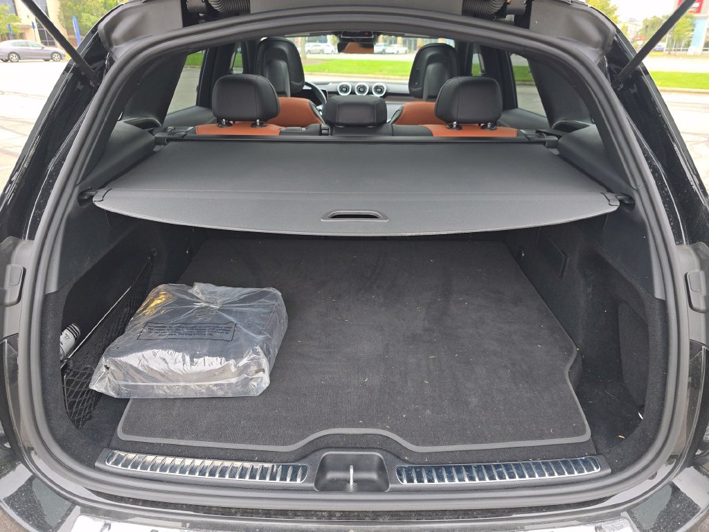 Used 2025 Mercedes-Benz GLC 350e 4MATIC image 19