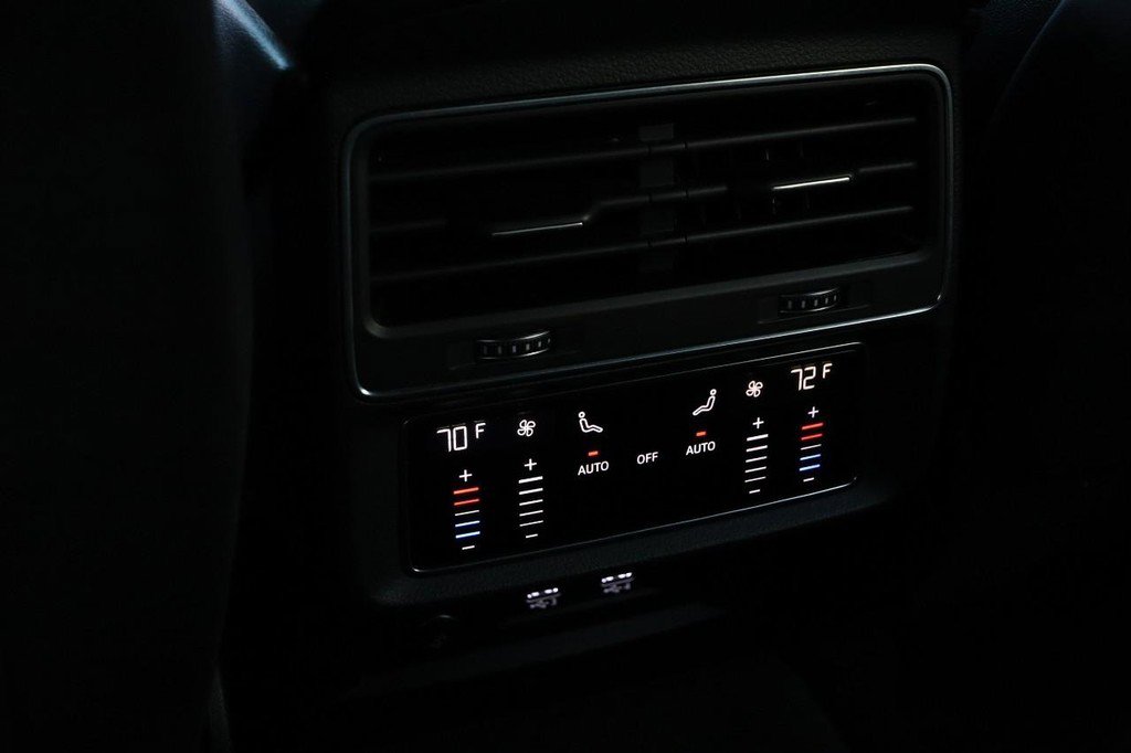 Used 2019 Audi Q8 Premium Plus w/ Premium Plus image 27