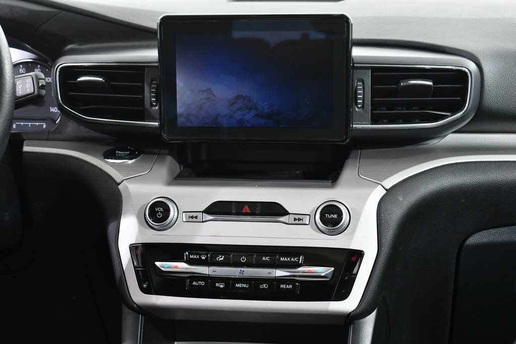 Used 2023 Ford Explorer XLT w/ Equipment Group 202A image 9