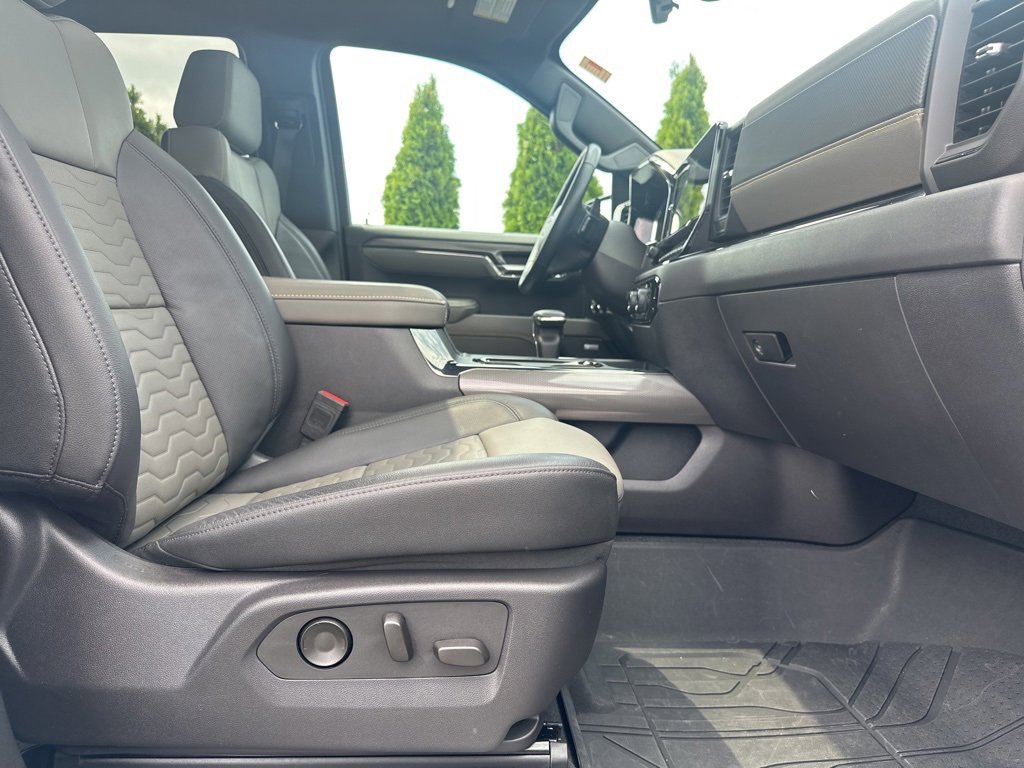 Used 2024 Chevrolet Silverado 1500 ZR2 w/ Technology Package image 37