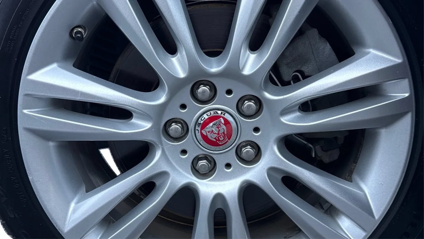 Used 2019 Jaguar XE Premium RWD image 47