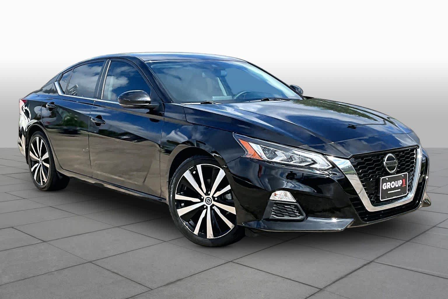 Certified 2021 Nissan Altima 2.5 SR w/ SR Premium Package FWD image 3