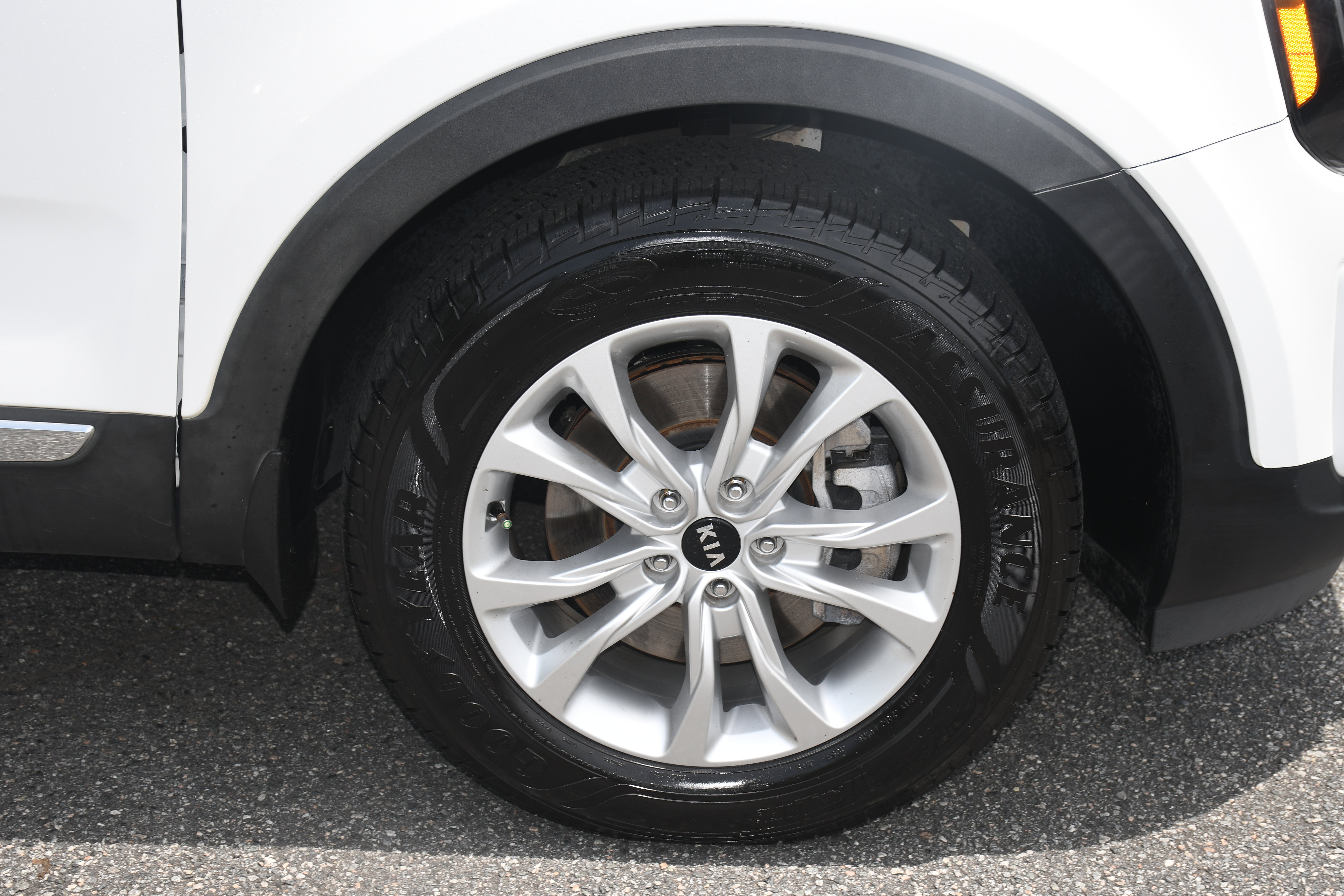 Used 2020 Kia Telluride LX FWD image 20