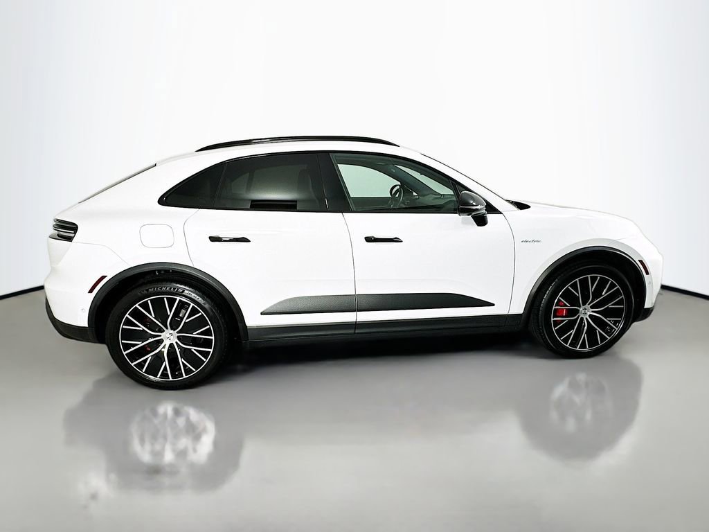 Used 2025 Porsche Macan 4S Electric image 8