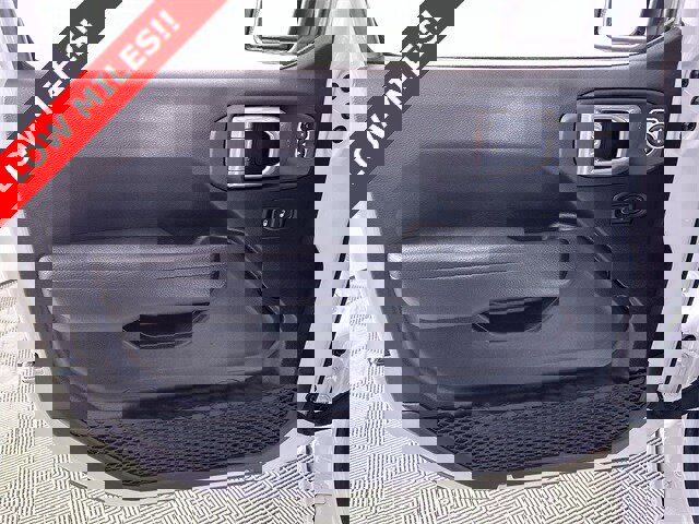 Used 2024 Jeep Wrangler Sport S image 23