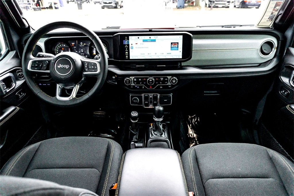 Used 2024 Jeep Wrangler Unlimited Sahara image 29