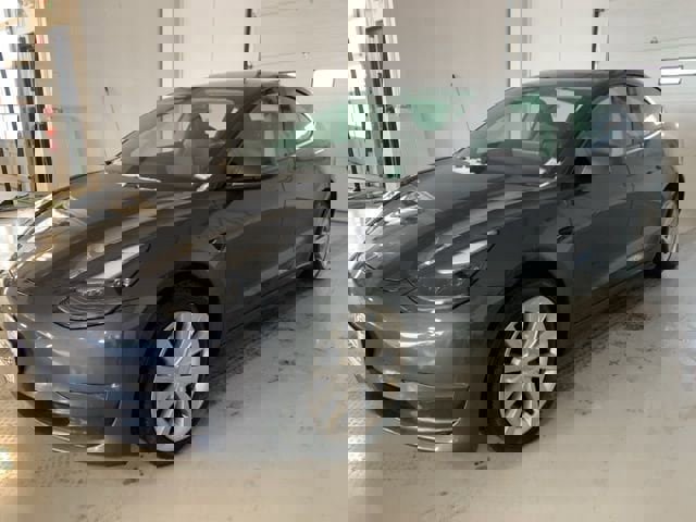Used 2021 Tesla Model 3 Long Range image 1