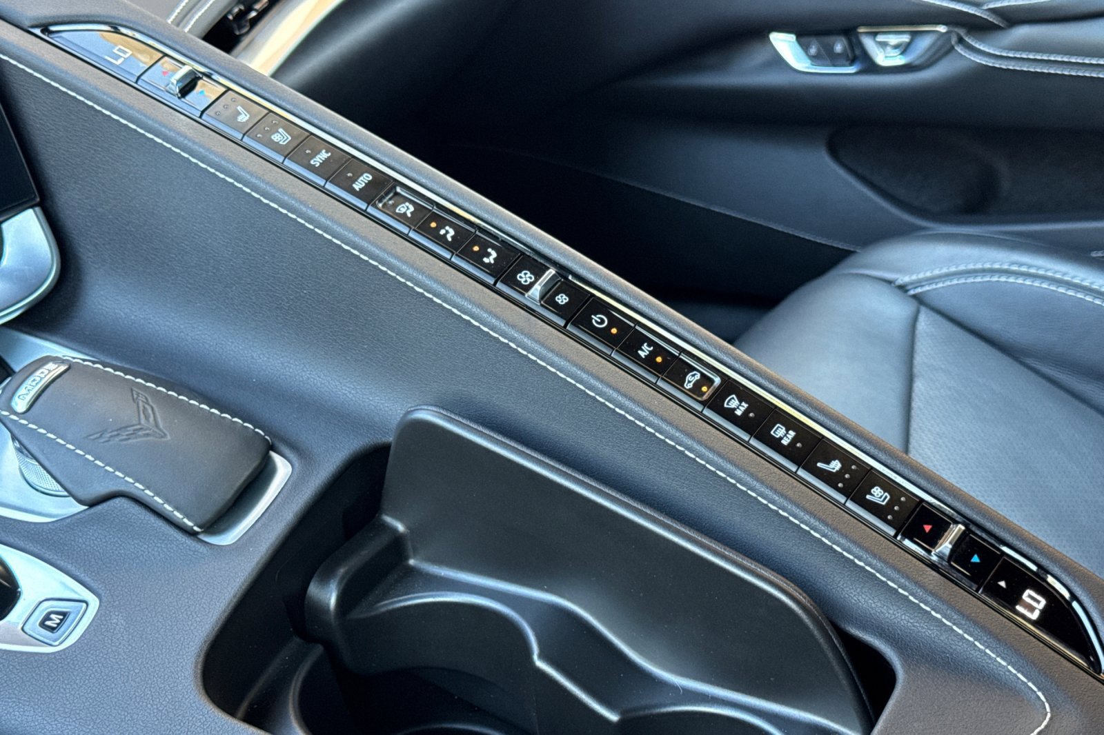 Certified 2022 Chevrolet Corvette Stingray Preferred Cpe w/ Z51 Performance Package RWD image 19