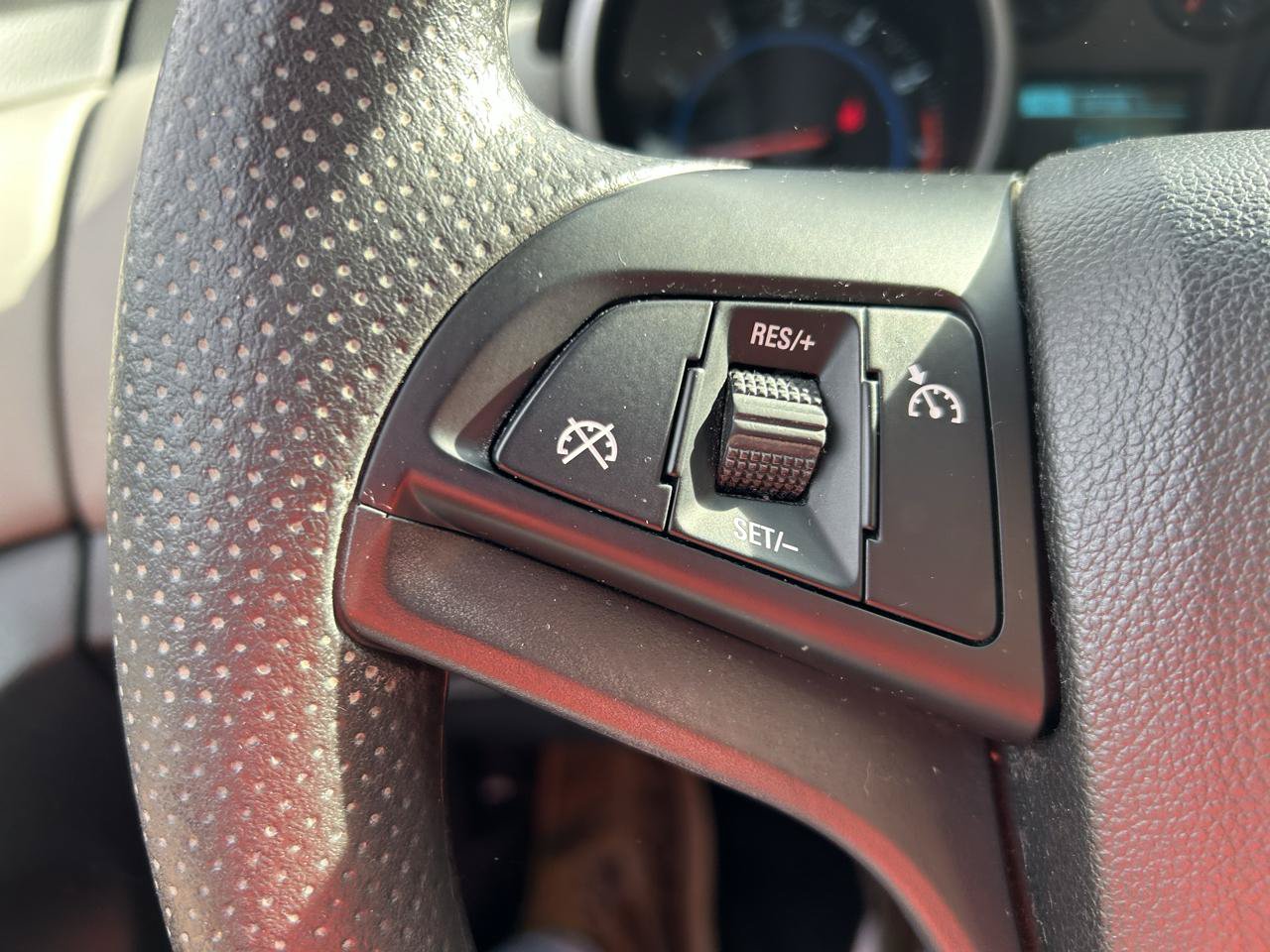 Used 2015 Chevrolet Cruze LT FWD image 18