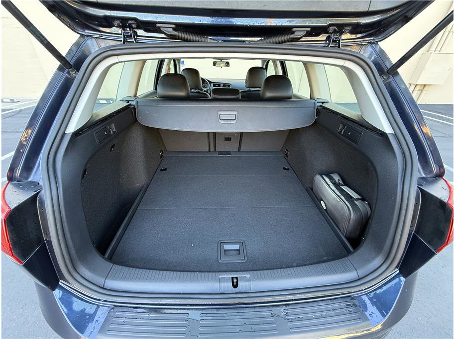 Used 2017 Volkswagen Golf Alltrack S image 43