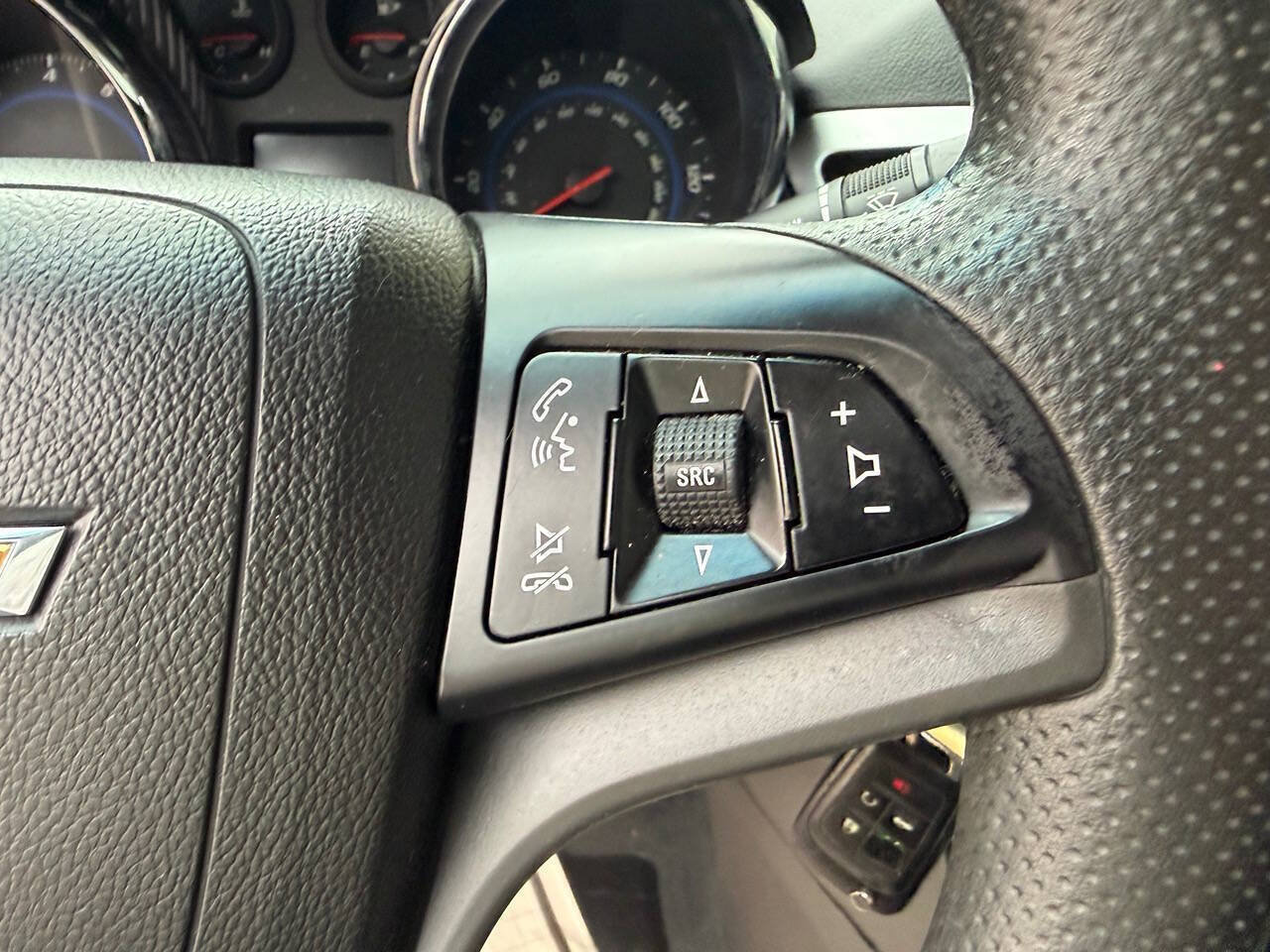 Used 2016 Chevrolet Cruze LT w/ Sun And Sound Package FWD image 12
