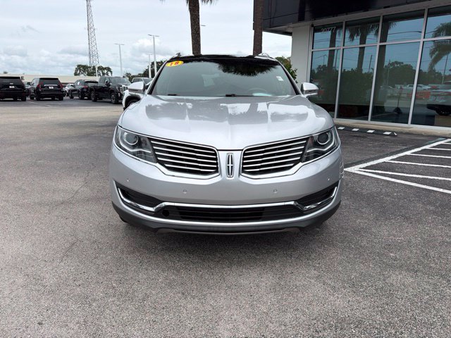 Used 2018 Lincoln MKX Reserve w/ Driver Assistance Package FWD image 2