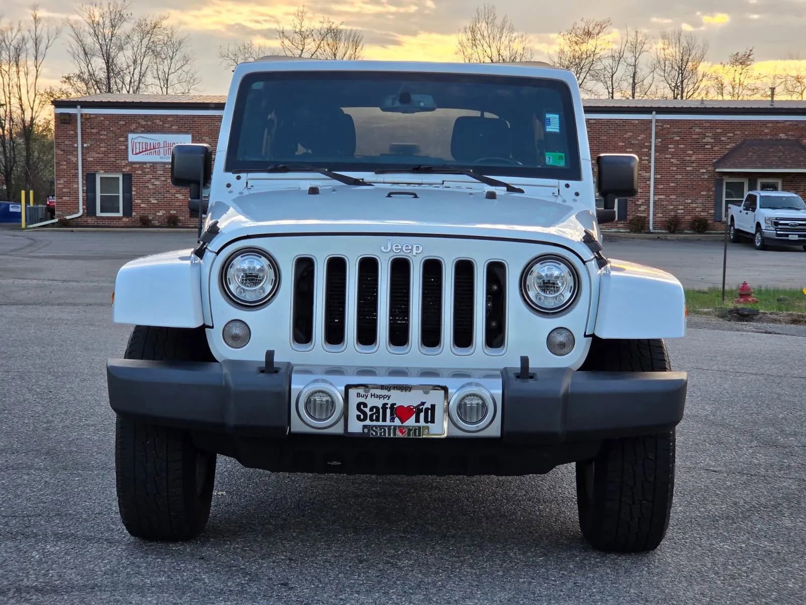 Used 2017 Jeep Wrangler Unlimited Sahara w/ Connectivity Group AWD/4WD image 2
