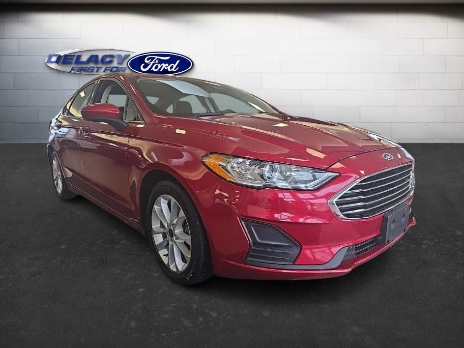 Used 2020 Ford Fusion SE image 9