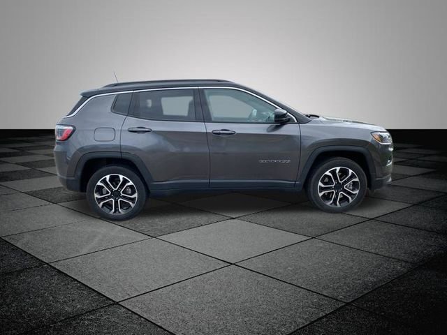 Used 2023 Jeep Compass Limited AWD/4WD image 13