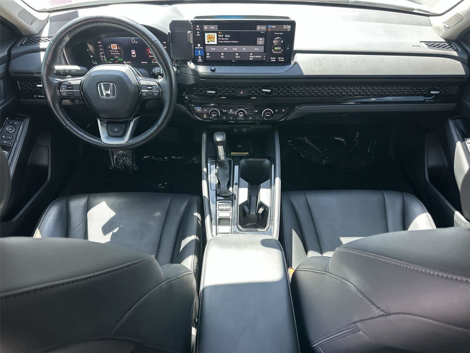 Used 2025 Honda Accord Touring image 11