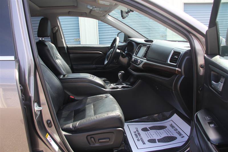 Used 2014 Toyota Highlander Limited FWD image 20