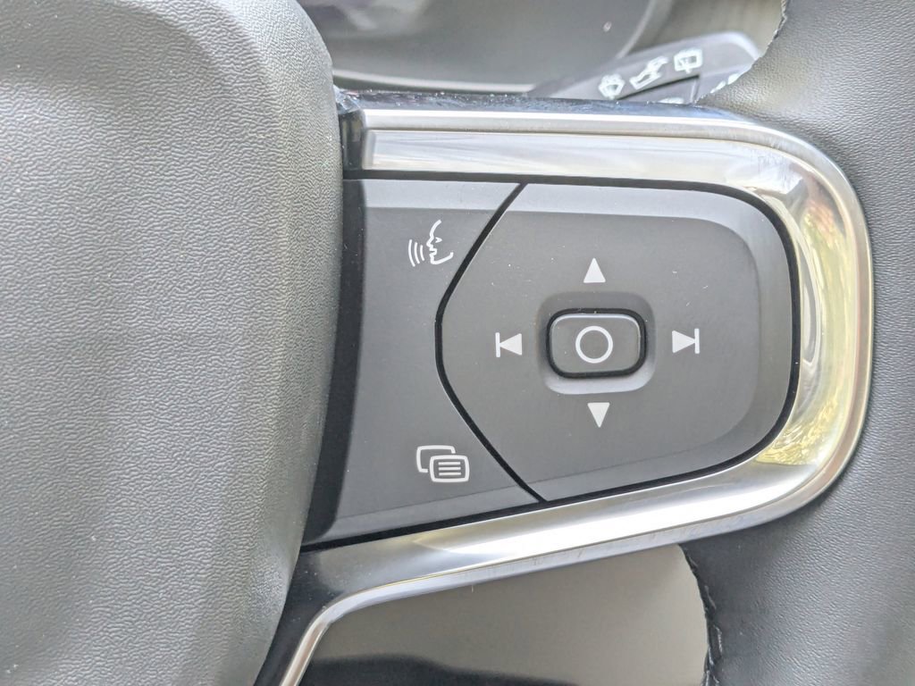 New 2026 Volvo XC40 B4 Plus w/ Climate Package FWD image 28