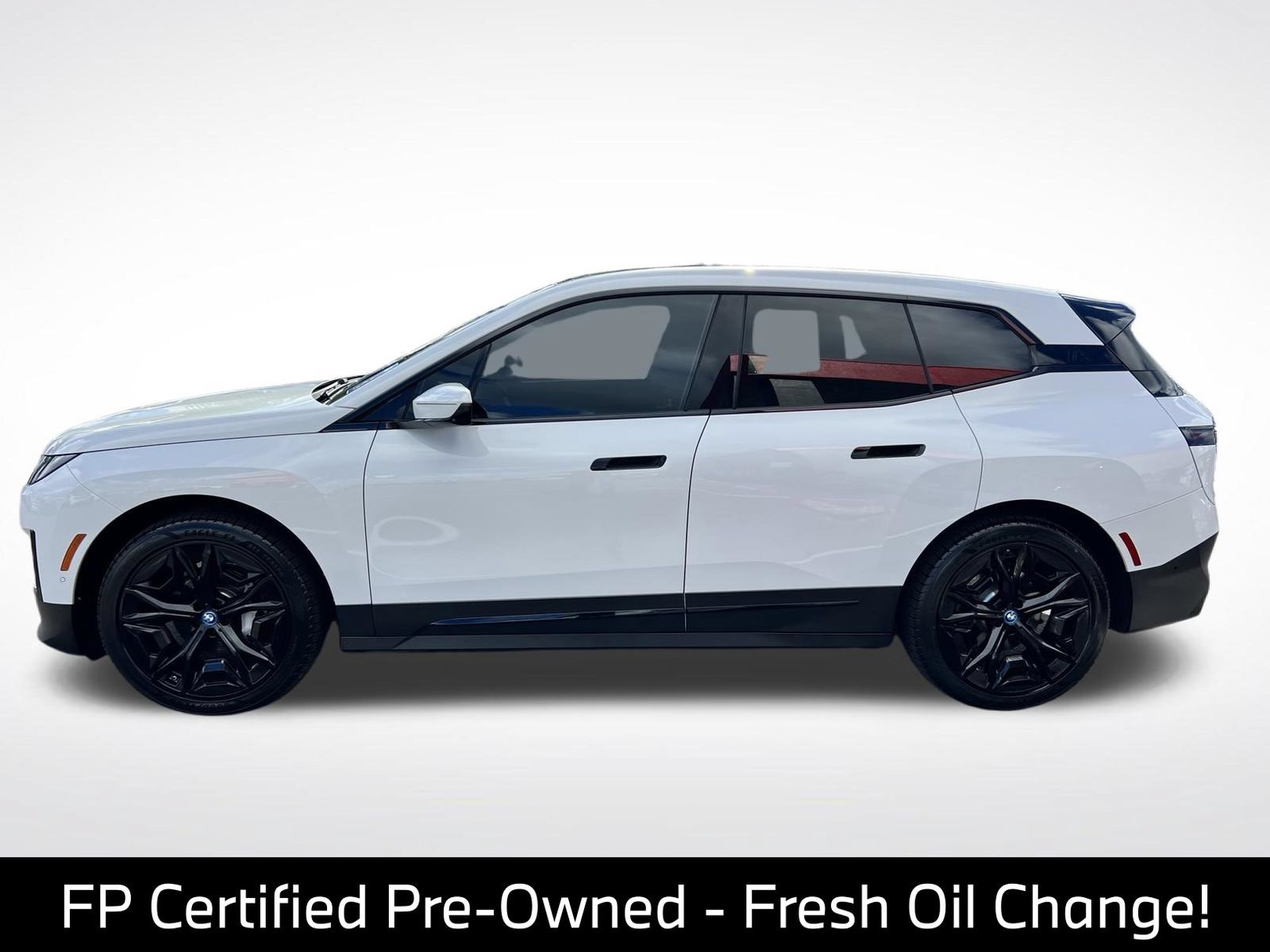 Used 2024 BMW iX xDrive50 w/ Convenience Package AWD/4WD image 4