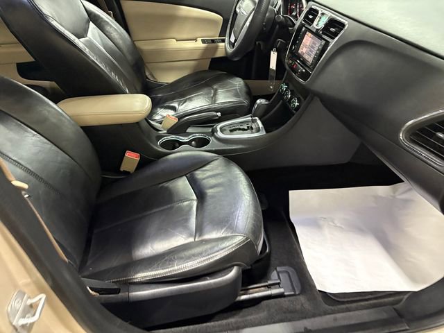 Used 2014 Chrysler 200 Limited image 11