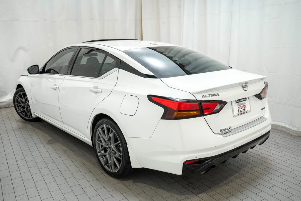 Certified 2023 Nissan Altima 2.0 SR image 3