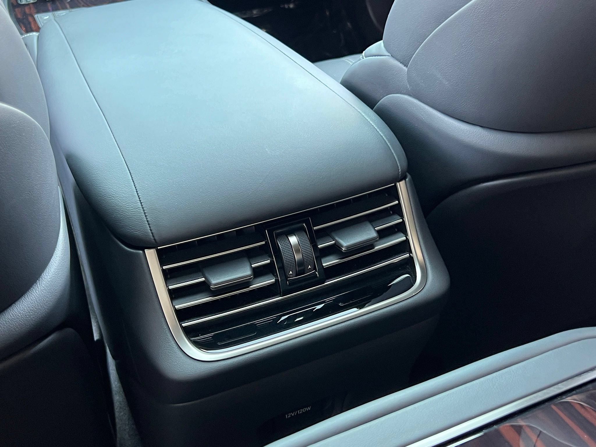Used 2024 Lexus LS 500 AWD w/ Luxury Package image 21