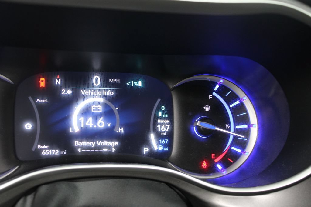 Used 2024 Nissan Versa SR FWD image 75