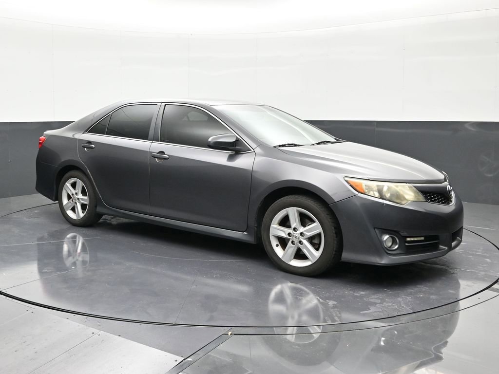 Used 2014 Toyota Camry SE image 7