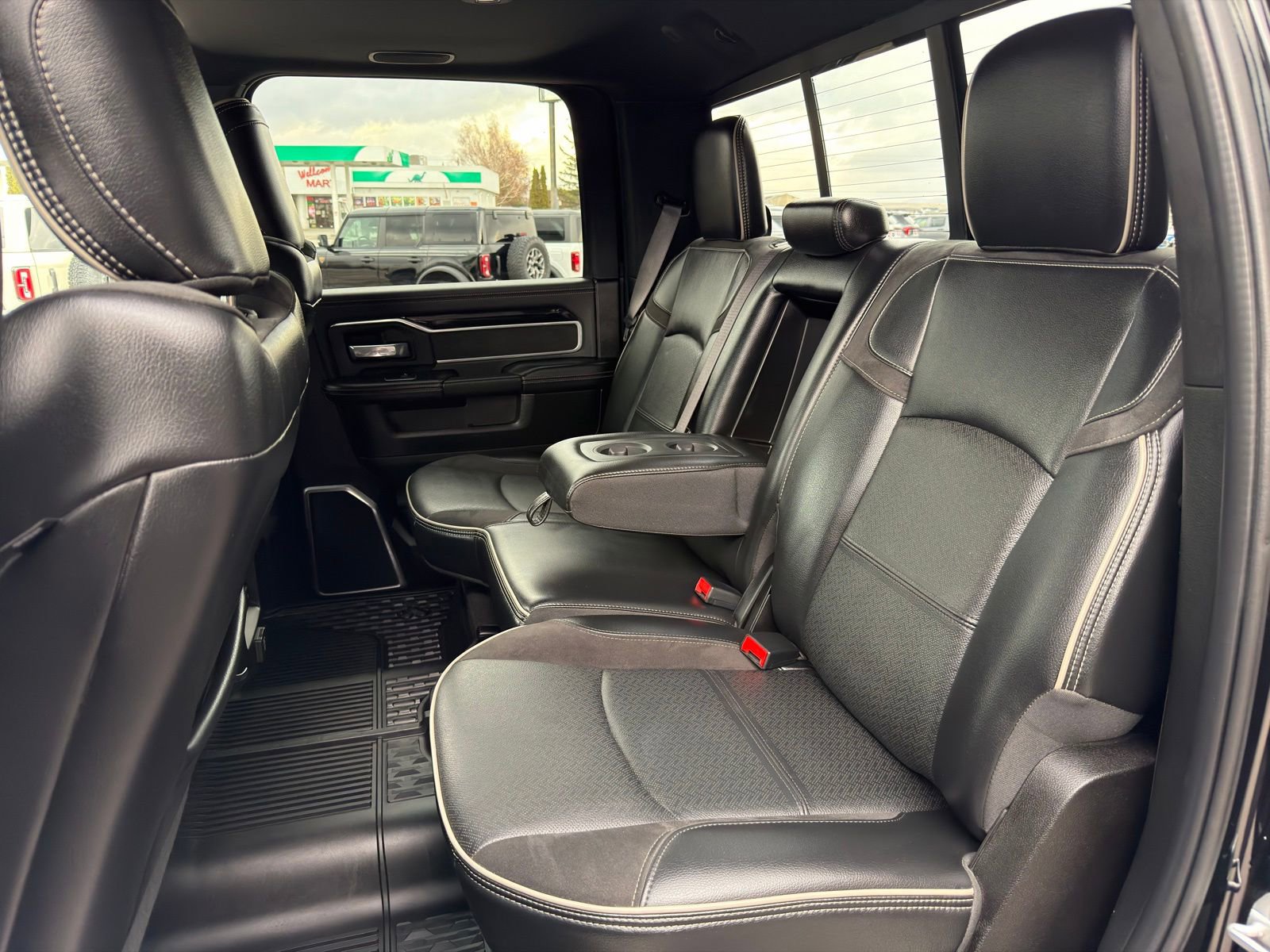 Used 2020 RAM 3500 Laramie image 31