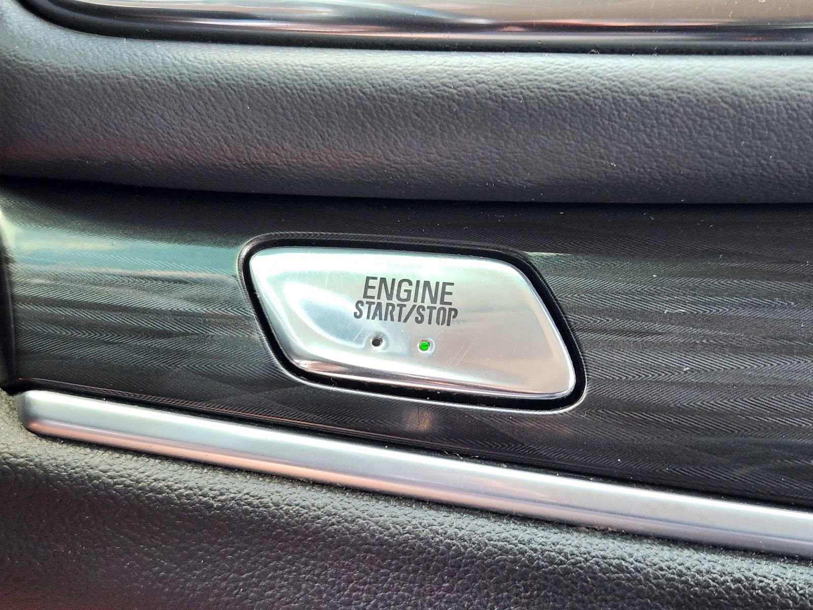 Used 2019 Buick Enclave Essence FWD image 23